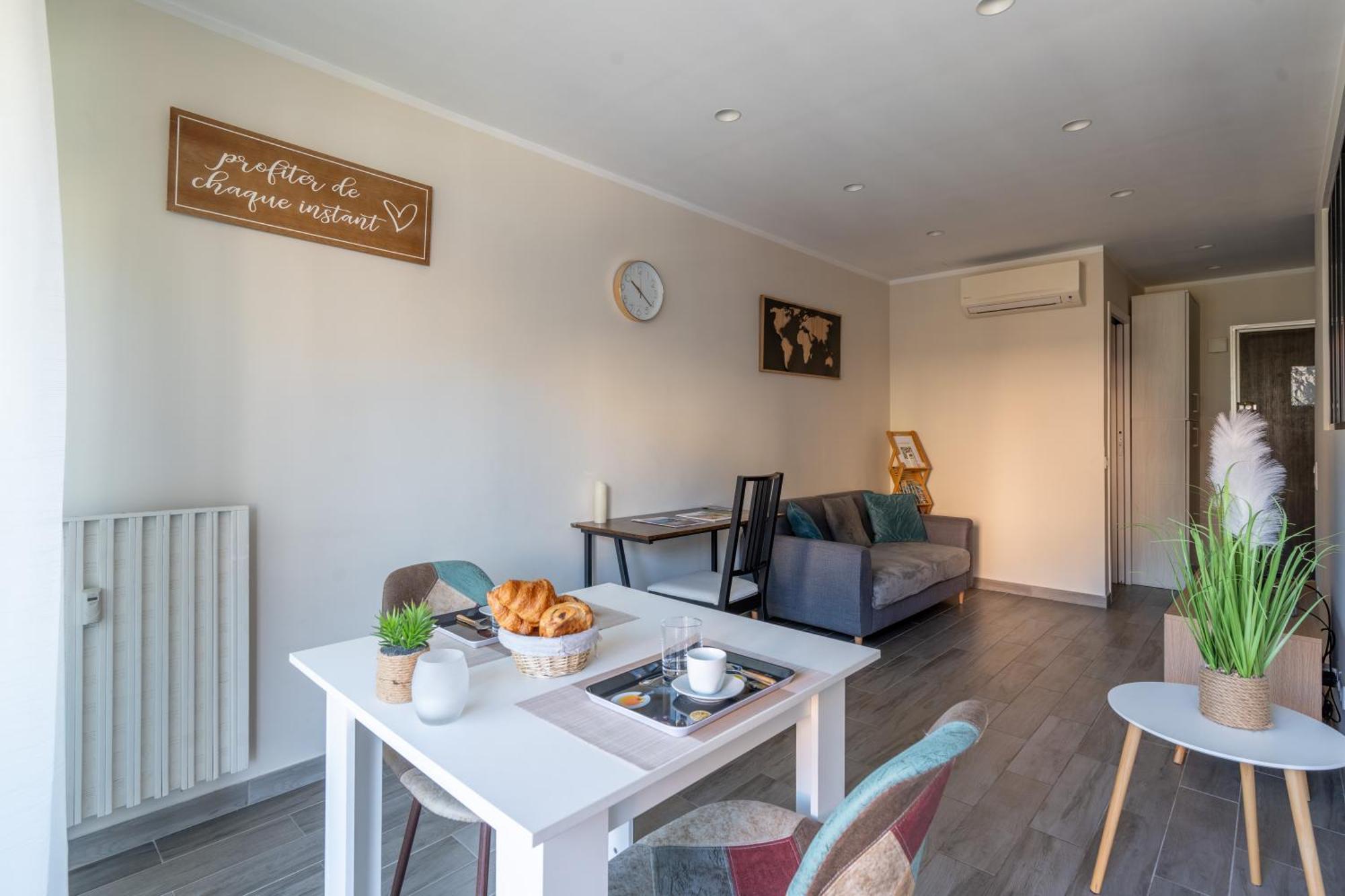 Fabuleux Appartement 2 Personnes Au Coeur De Menton, Climatise Et Proche Gares Routiere Et Sncf מראה חיצוני תמונה