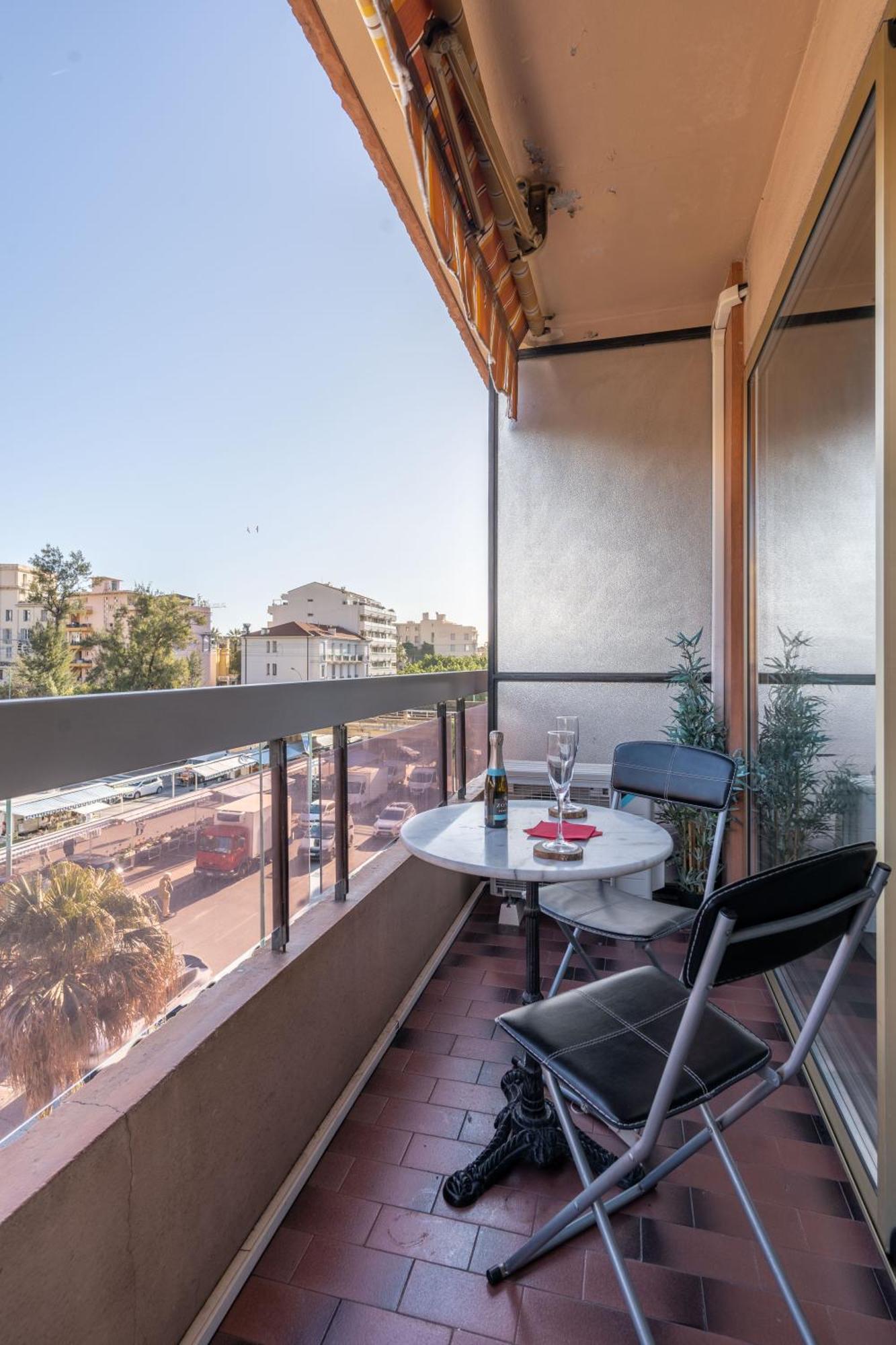 Fabuleux Appartement 2 Personnes Au Coeur De Menton, Climatise Et Proche Gares Routiere Et Sncf מראה חיצוני תמונה