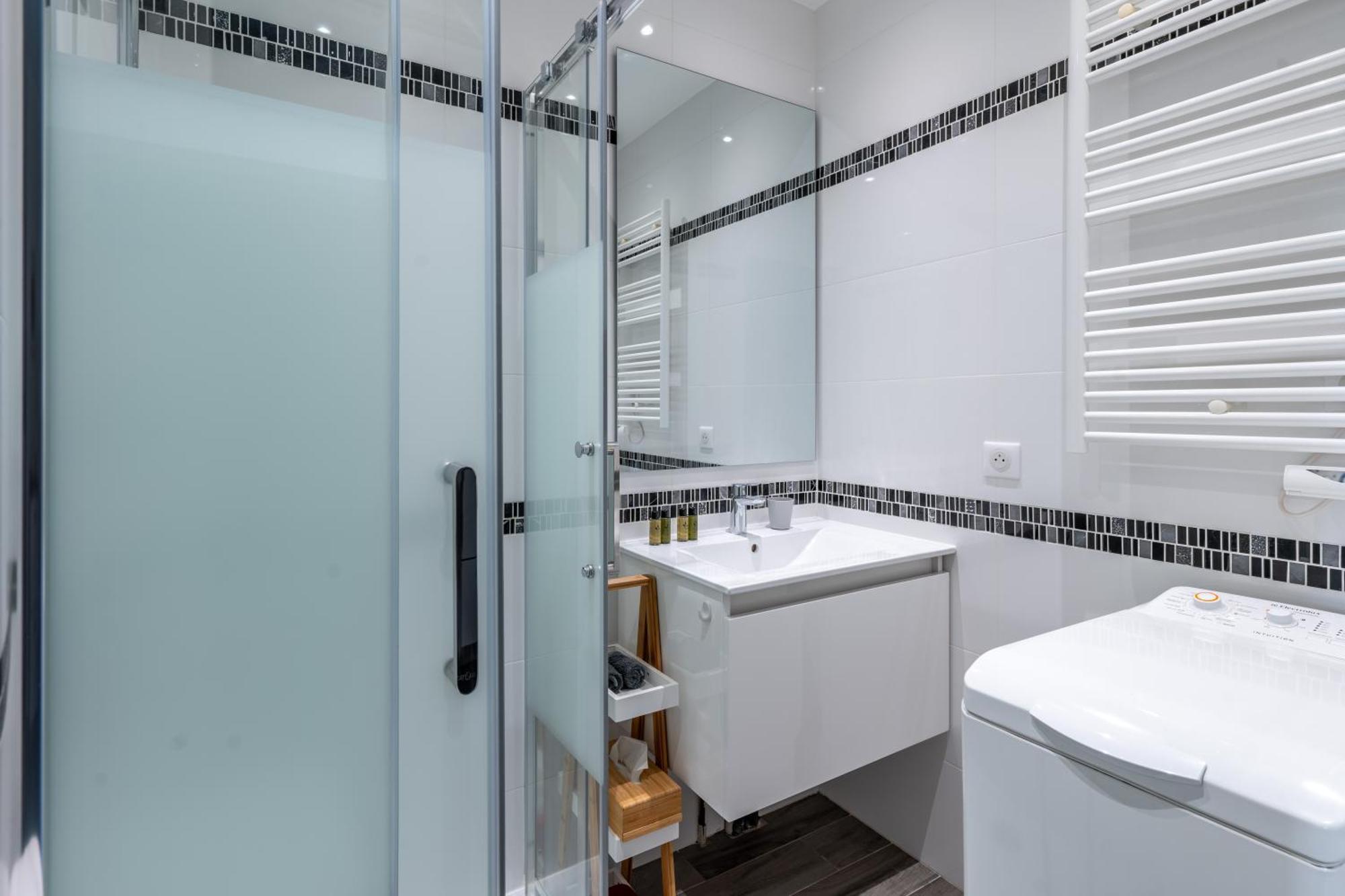 Fabuleux Appartement 2 Personnes Au Coeur De Menton, Climatise Et Proche Gares Routiere Et Sncf מראה חיצוני תמונה